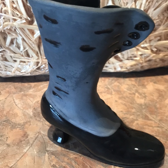 Vintage Victorian ceramic lace up boot collectible - Picture 4 of 9